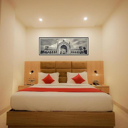 The Royal Legacy Hotel Lakhnau Kültér fotó