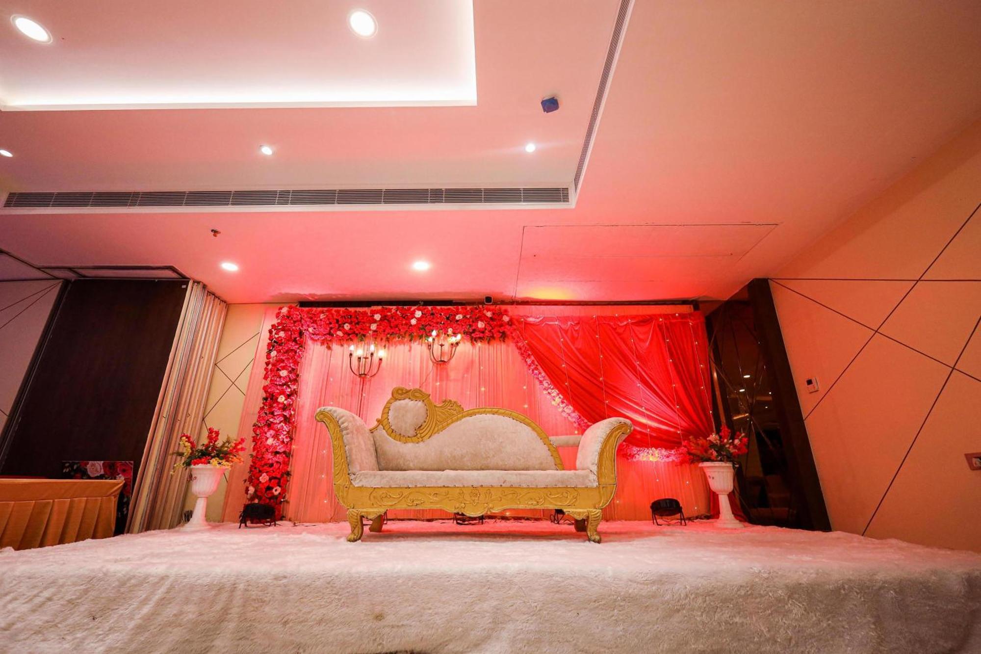 The Royal Legacy Hotel Lakhnau Kültér fotó