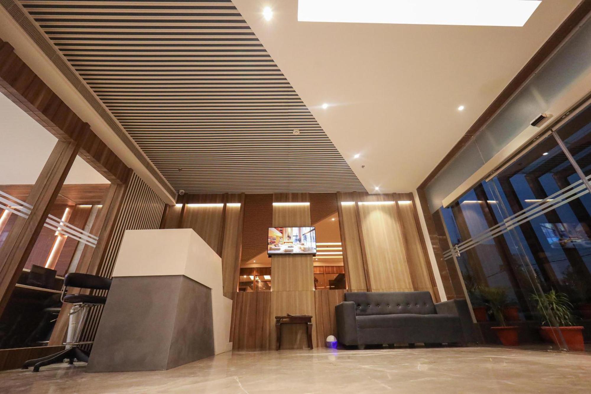 The Royal Legacy Hotel Lakhnau Kültér fotó