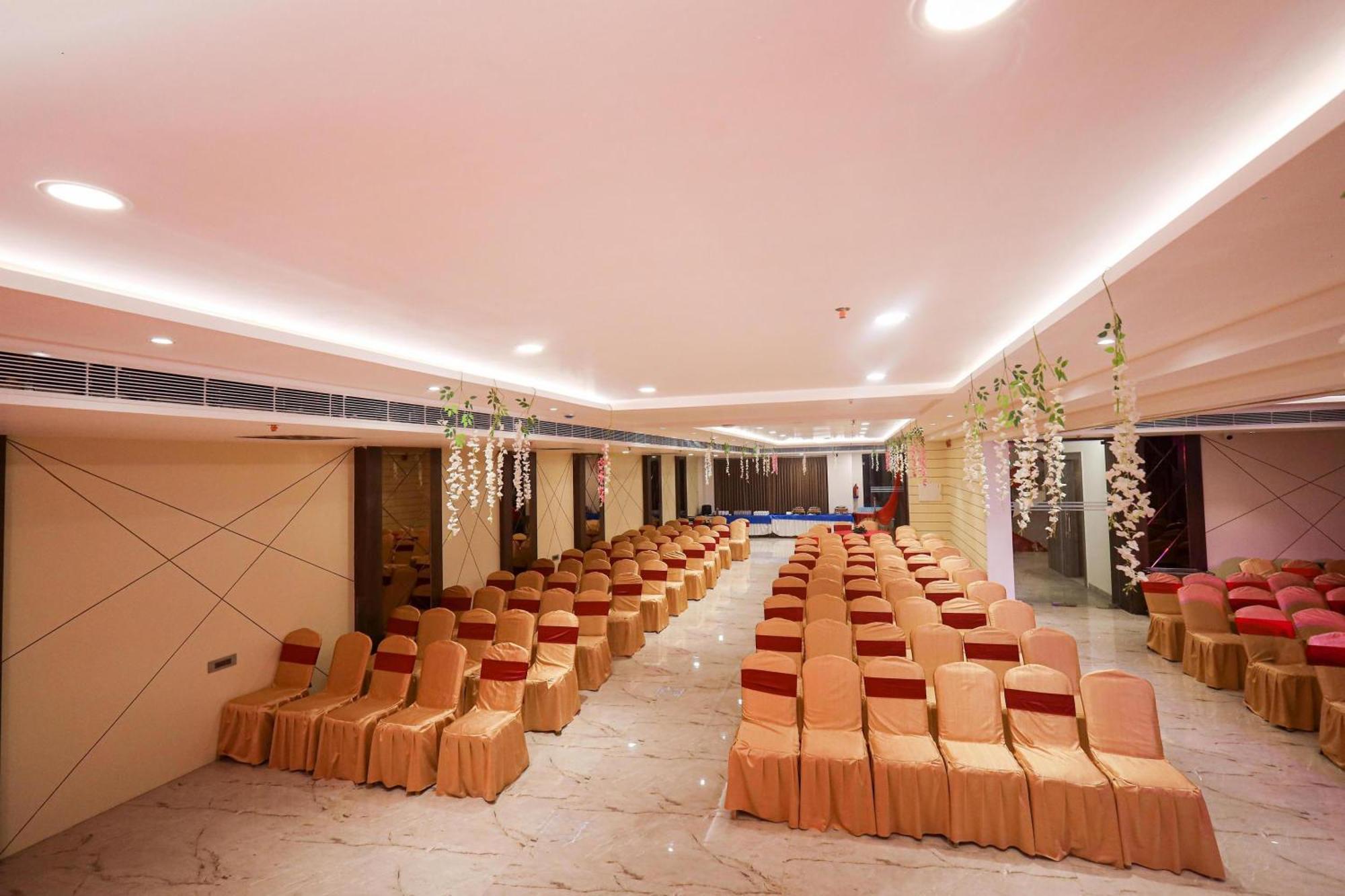 The Royal Legacy Hotel Lakhnau Kültér fotó