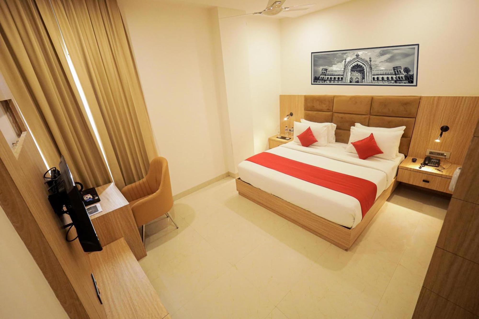 The Royal Legacy Hotel Lakhnau Kültér fotó