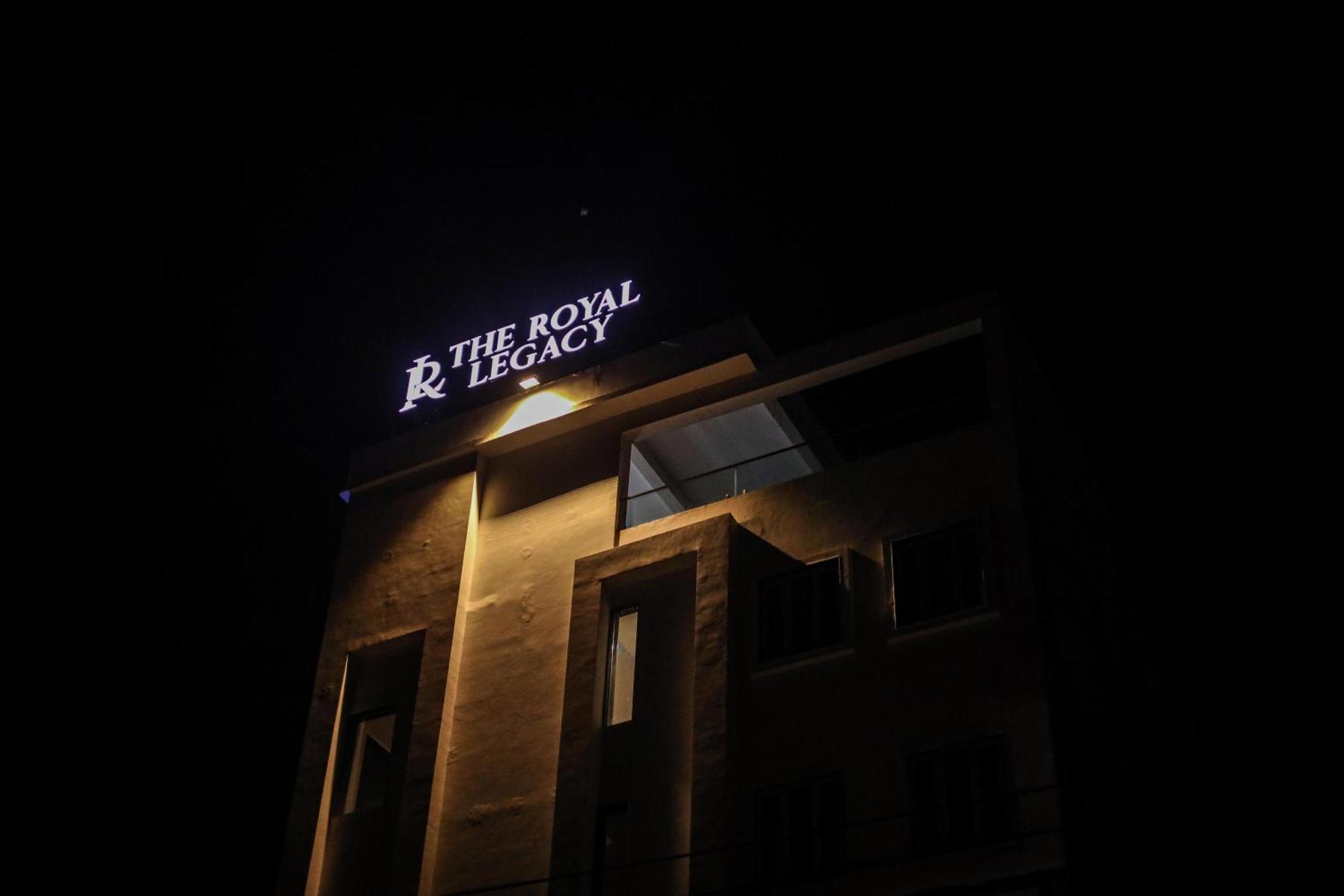 The Royal Legacy Hotel Lakhnau Kültér fotó