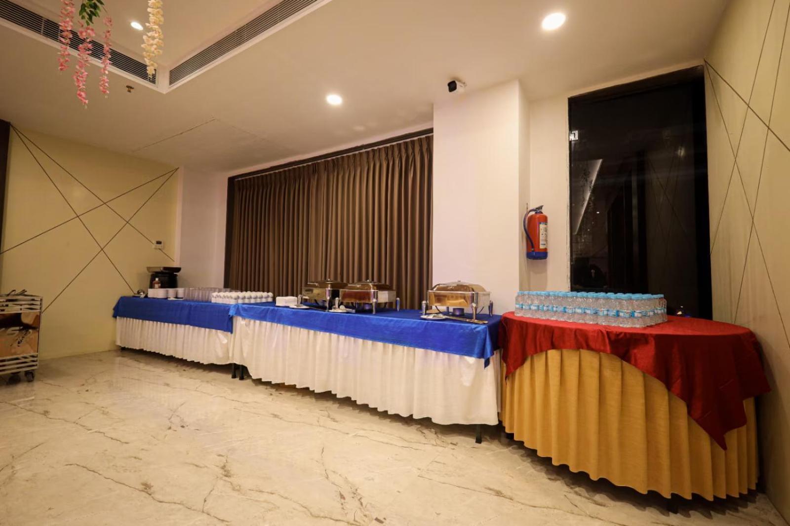 The Royal Legacy Hotel Lakhnau Kültér fotó
