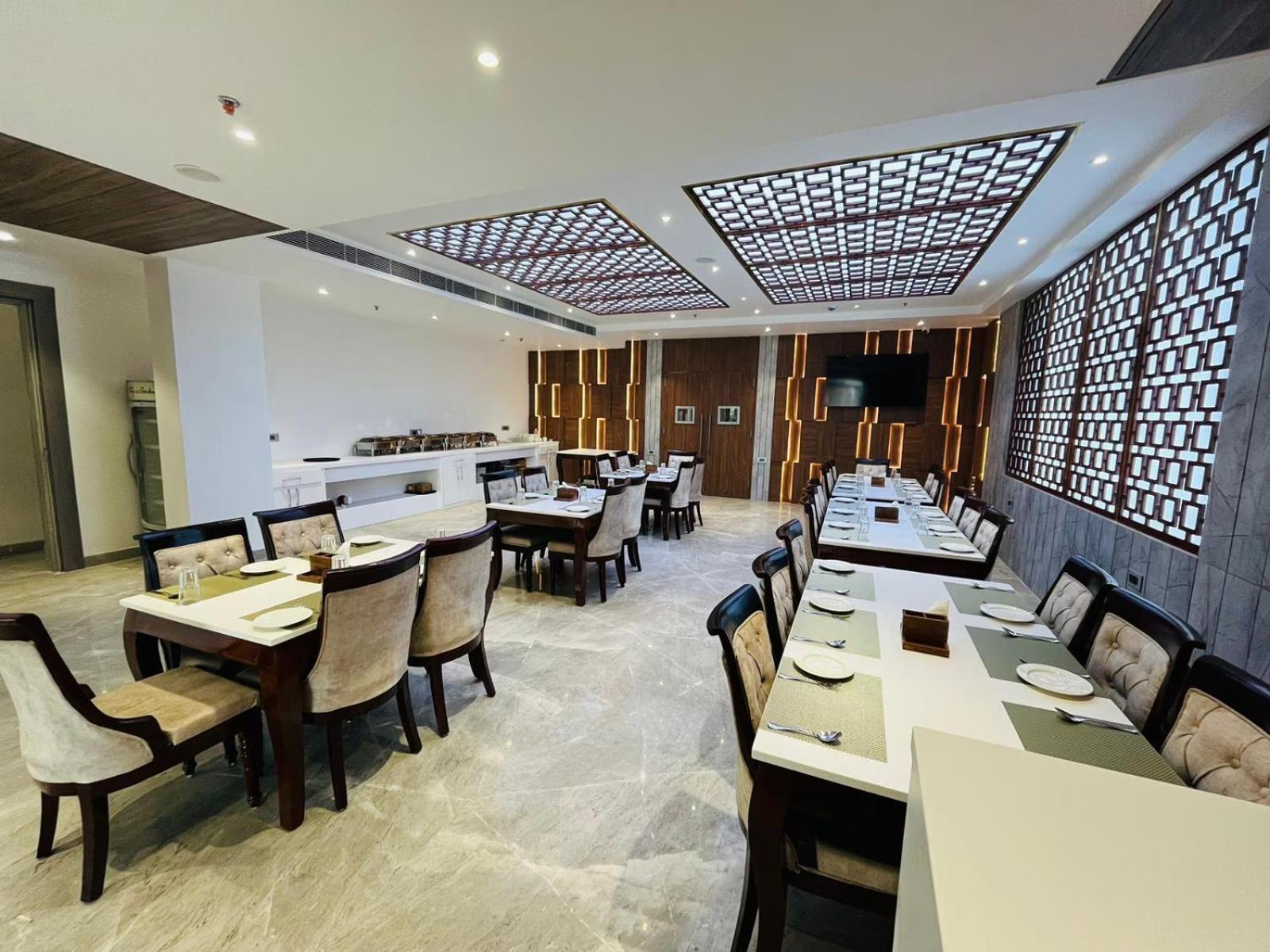 The Royal Legacy Hotel Lakhnau Kültér fotó