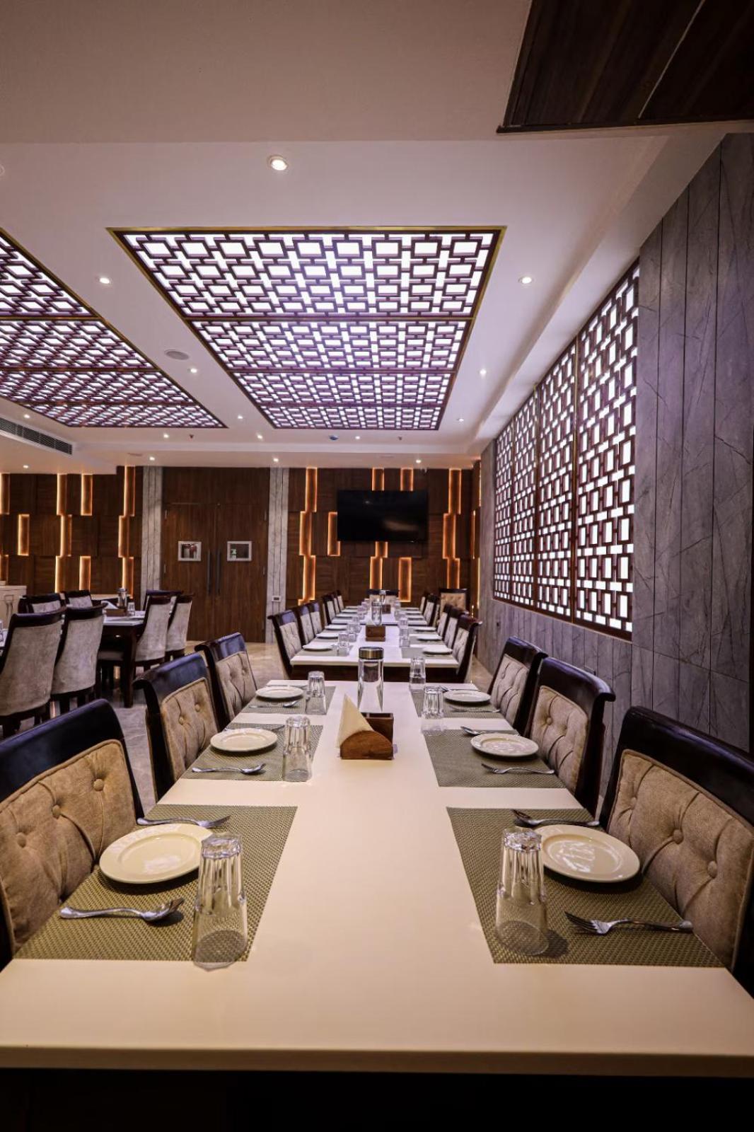 The Royal Legacy Hotel Lakhnau Kültér fotó