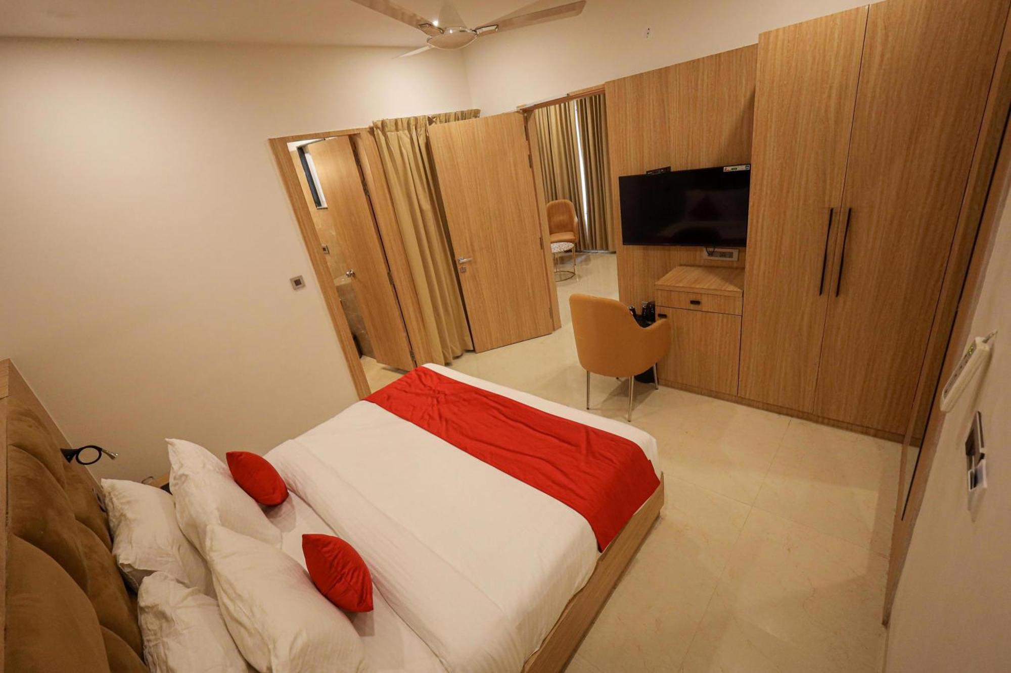 The Royal Legacy Hotel Lakhnau Kültér fotó