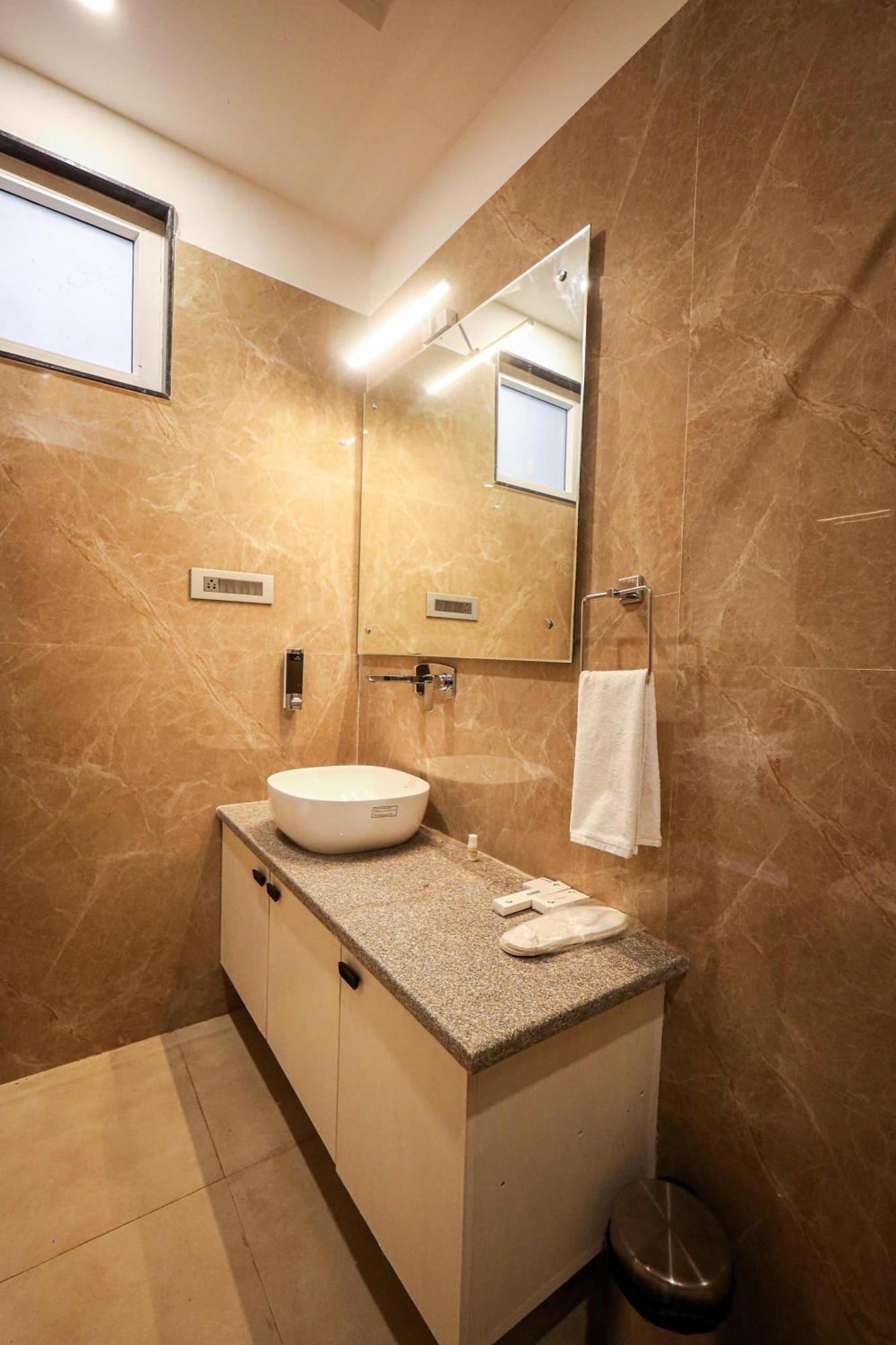 The Royal Legacy Hotel Lakhnau Kültér fotó