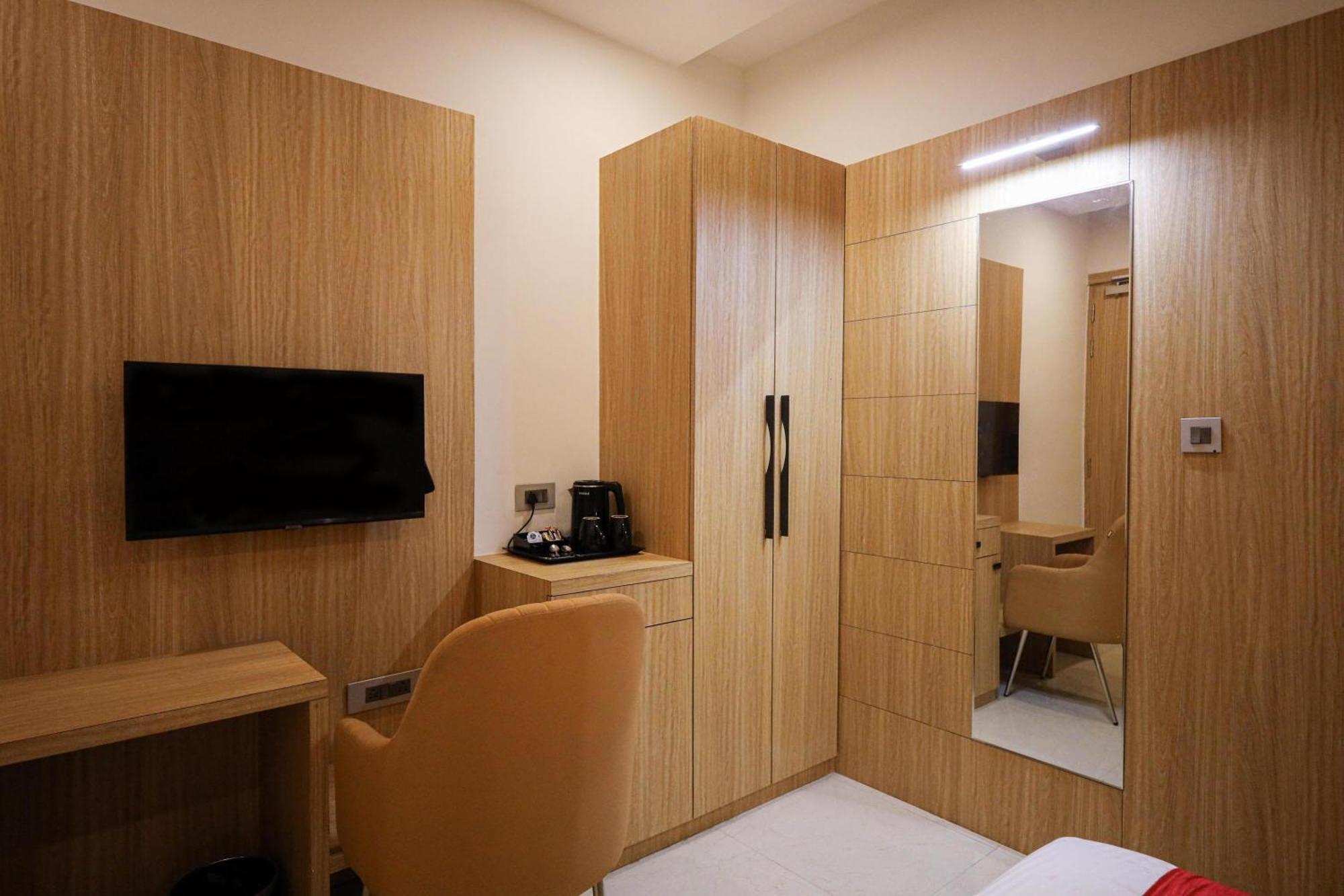 The Royal Legacy Hotel Lakhnau Kültér fotó
